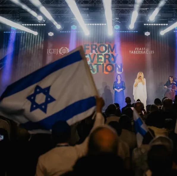 Thousands of Christians Gather in Jerusalem for Sukkot